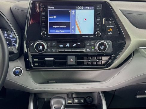 Used 2020 Toyota Highlander XLE image 36