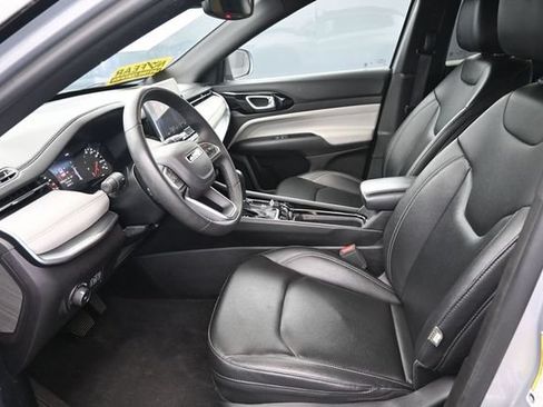 Used 2025 Jeep Compass Limited AWD/4WD image 14