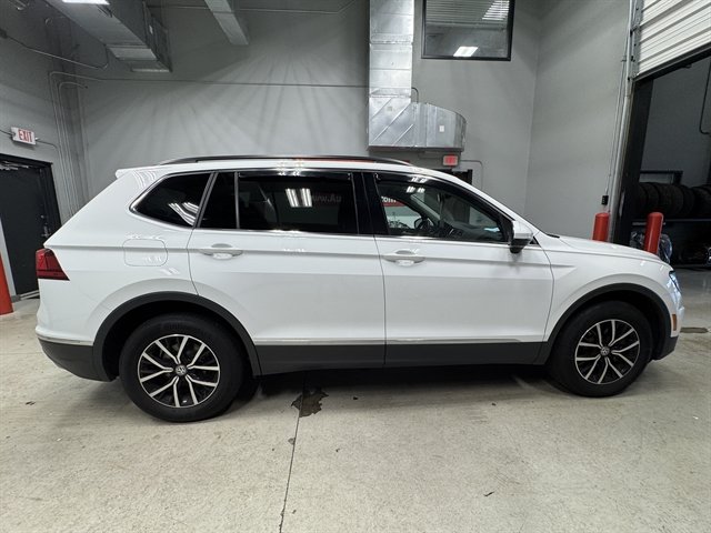 Used 2021 Volkswagen Tiguan SEL FWD image 9
