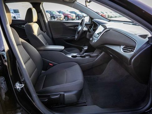 Used 2025 Chevrolet Malibu LT image 15