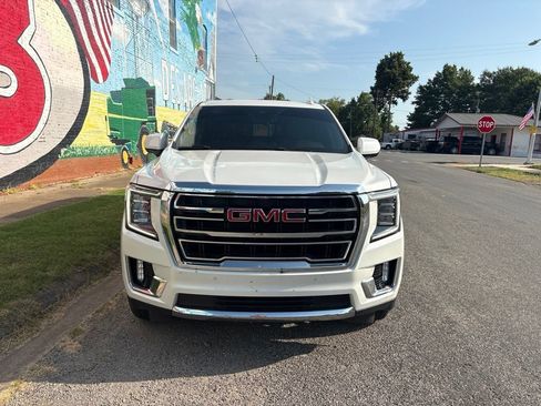 Used 2023 GMC Yukon XL SLT AWD/4WD image 11