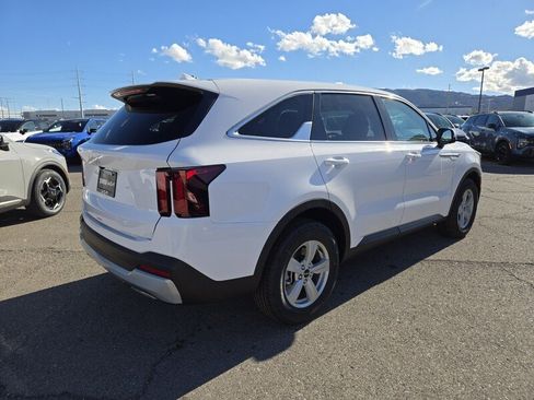 New 2026 Kia Sorento LX FWD image 3