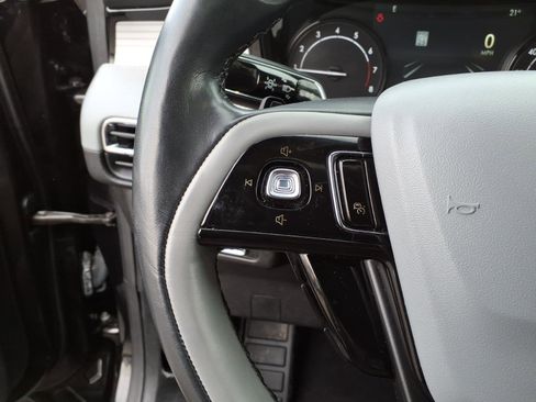 Used 2022 Lincoln Corsair AWD w/ Premium Package image 18