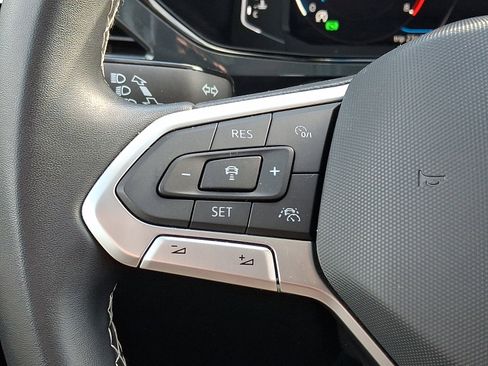 Used 2022 Volkswagen Taos SEL image 22