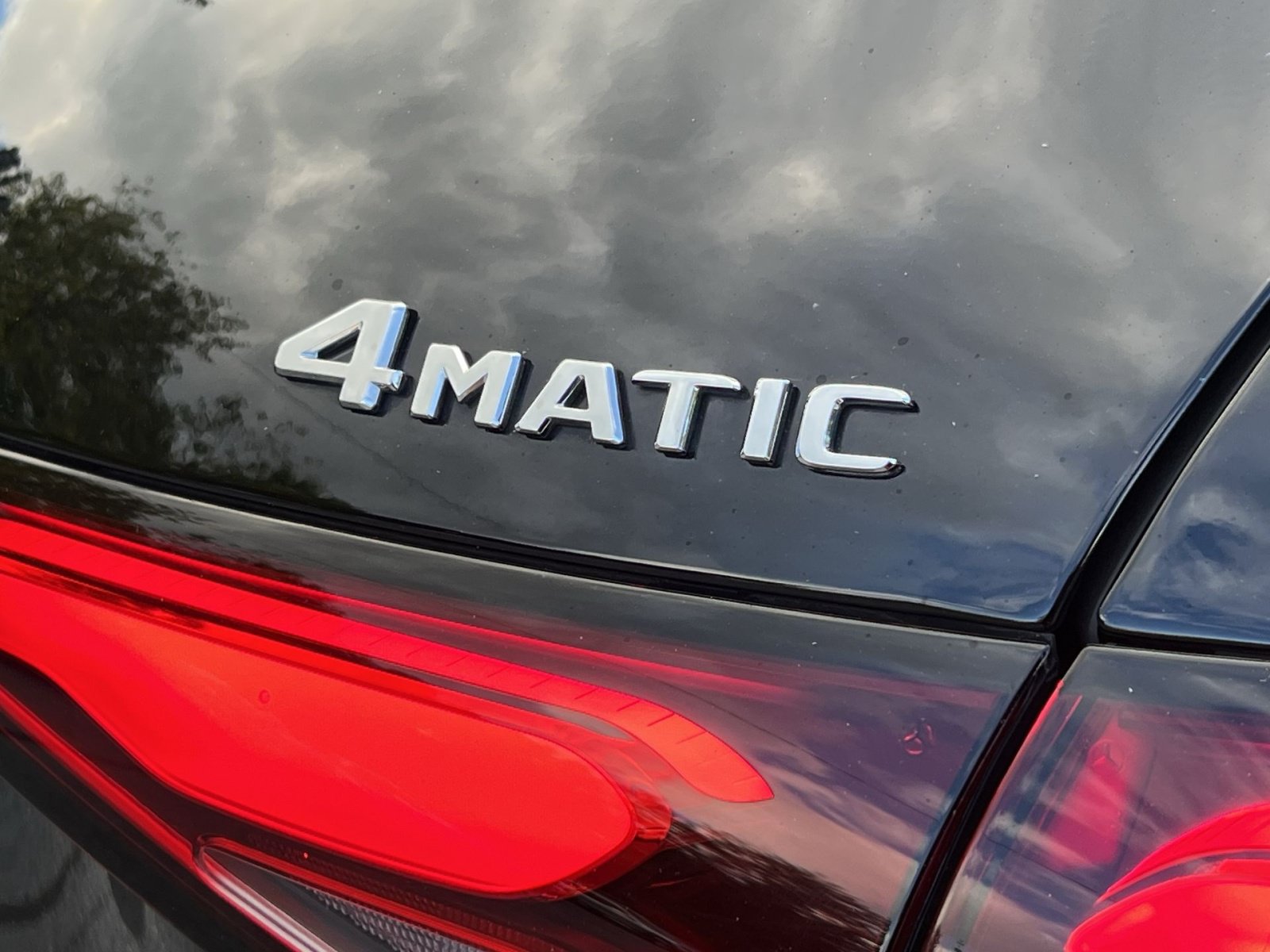 Used 2024 Mercedes-Benz GLC 300 4MATIC image 35