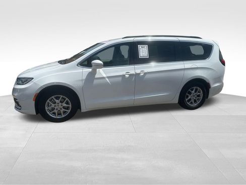 Used 2022 Chrysler Pacifica Touring-L FWD image 5