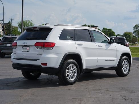 Used 2019 Jeep Grand Cherokee Laredo AWD/4WD image 3