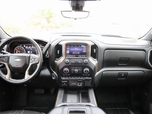 Used 2020 Chevrolet Silverado 1500 High Country w/ Technology Package image 12