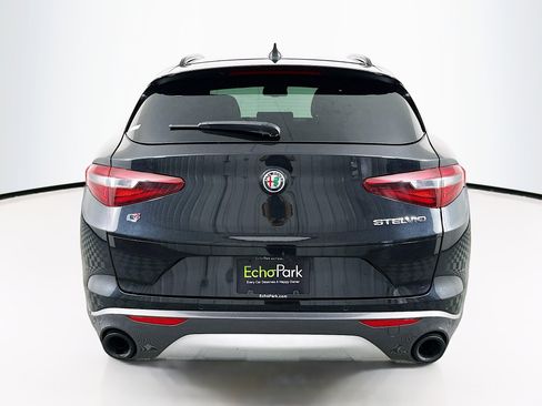 Used 2022 Alfa Romeo Stelvio Ti image 7
