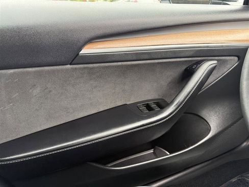 Used 2023 Tesla Model 3 Standard Range image 33