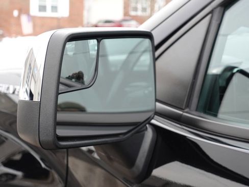 Used 2022 Chevrolet Silverado 1500 LT image 13