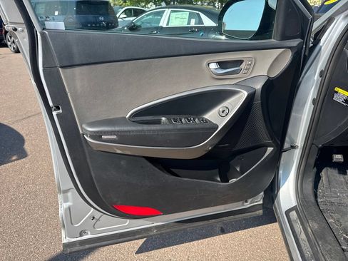 Used 2016 Hyundai Santa Fe SE w/ Option Group 03 AWD/4WD image 18