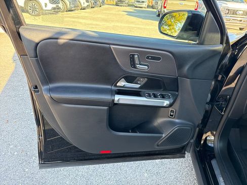 Used 2022 Mercedes-Benz GLB 250 image 13