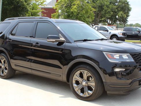 Used 2018 Ford Explorer Sport w/ Equipment Group 401A AWD/4WD image 7