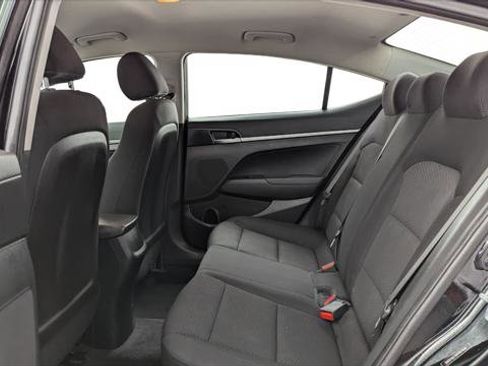 Used 2019 Hyundai Elantra SE w/ Cargo Package image 17