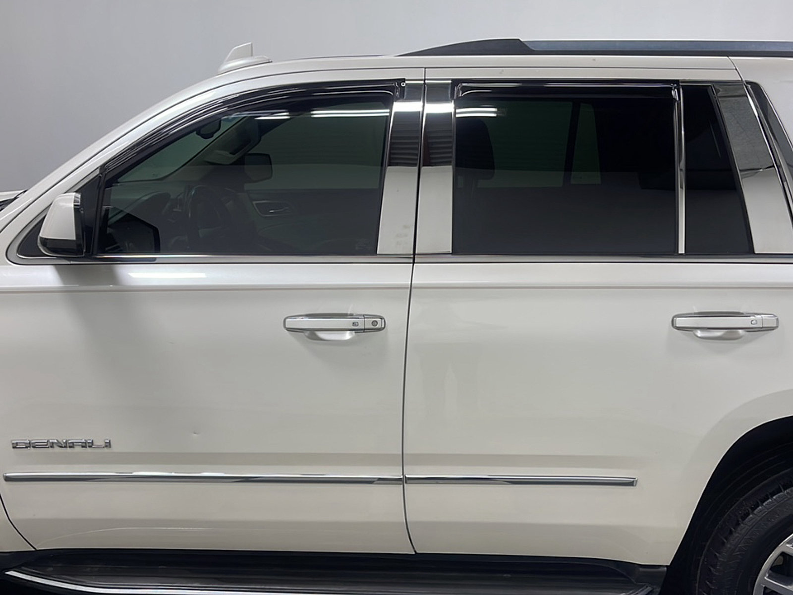 Used 2015 GMC Yukon Denali AWD/4WD image 13
