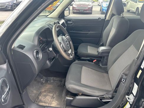 Used 2014 Jeep Patriot Sport w/ Power Value Group AWD/4WD image 9