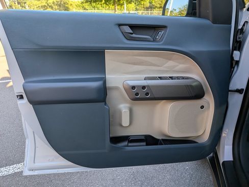 Certified 2025 Ford Maverick Lariat w/ 4K Tow Package AWD/4WD image 13