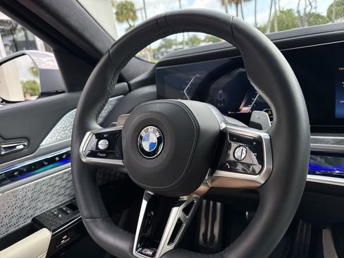 Used 2023 BMW 760i xDrive image 56