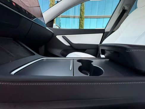 Used 2023 Tesla Model Y Long Range AWD/4WD image 29