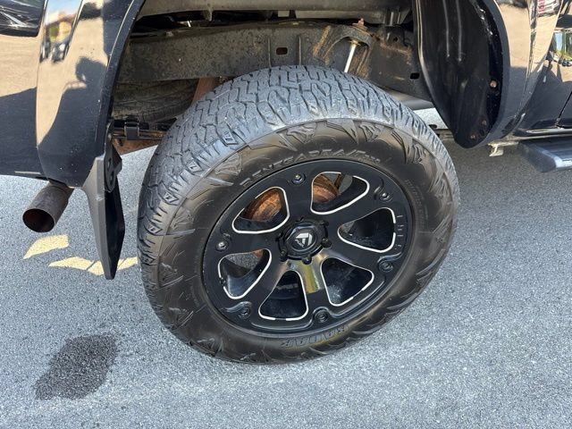 Used 2017 Toyota Tacoma TRD Sport w/ Tow Package (A/T) AWD/4WD image 9