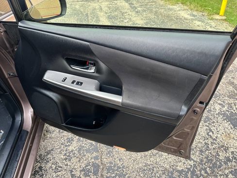Used 2015 Toyota Prius V Three image 23