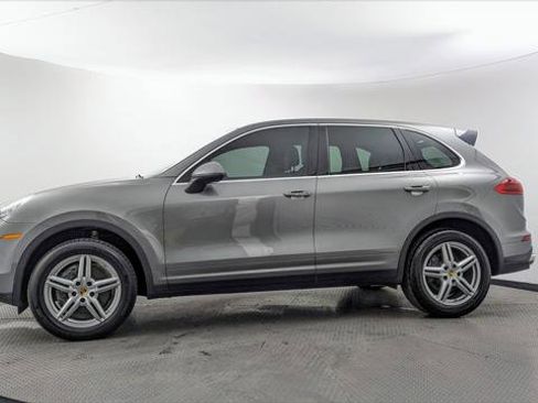 Used 2016 Porsche Cayenne AWD/4WD image 3