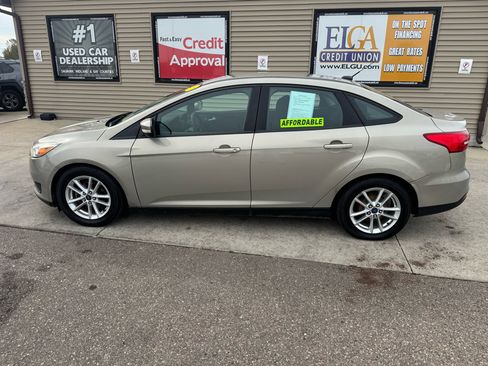 Used 2015 Ford Focus SE image 8