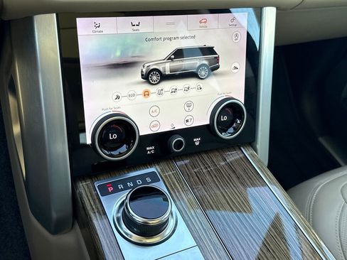 Used 2020 Land Rover Range Rover HSE image 22