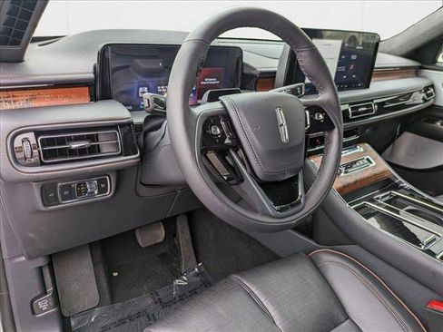 New 2025 Lincoln Aviator Black Label image 3