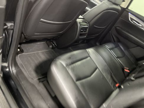Used 2018 Cadillac XT5 Premium Luxury FWD image 17