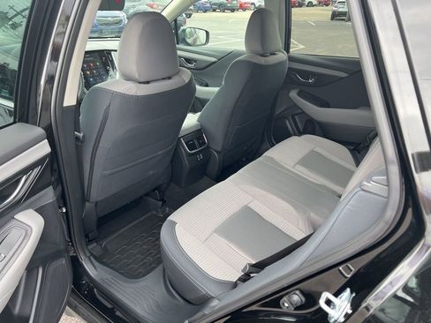 Used 2025 Subaru Outback Premium w/ Popular Package #1A image 9