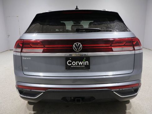 Used 2025 Volkswagen Atlas Cross Sport SE FWD image 3