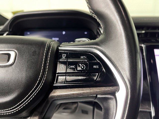Used 2022 Jeep Grand Cherokee Overland AWD/4WD image 22