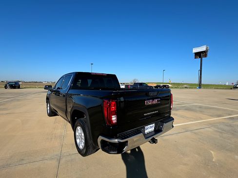 Used 2024 GMC Sierra 1500 SLE image 7
