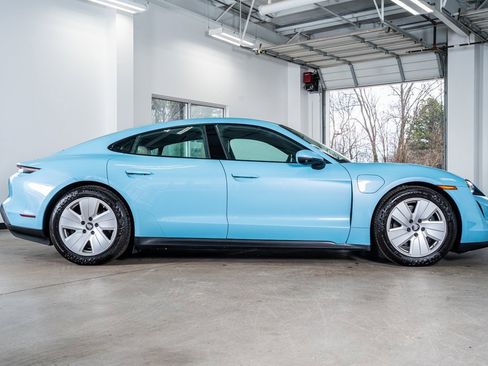 Used 2021 Porsche Taycan image 5