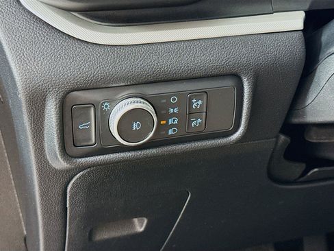 Used 2020 Ford Explorer XLT w/ Equipment Group 202A AWD/4WD image 14