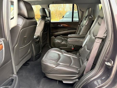 Used 2017 Cadillac Escalade Luxury AWD/4WD image 20
