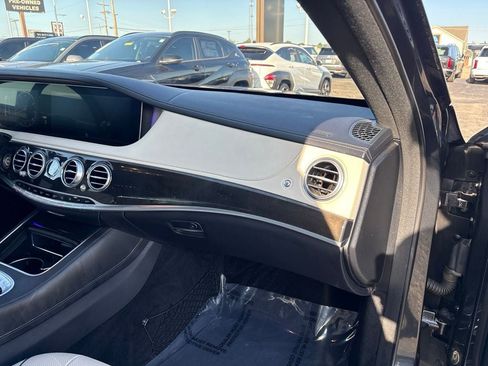 Used 2018 Mercedes-Benz S 560 Sedan image 48