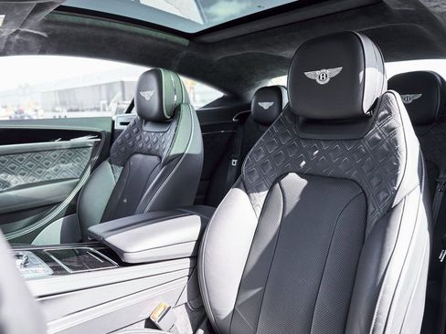 Used 2022 Bentley Continental GT image 40