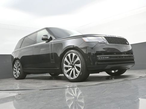New 2026 Land Rover Range Rover Long Wheelbase SE image 39