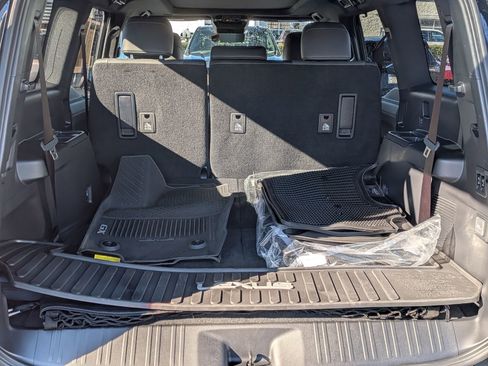 Used 2024 Lexus GX 550 w/ Accessory Package (2T) image 35