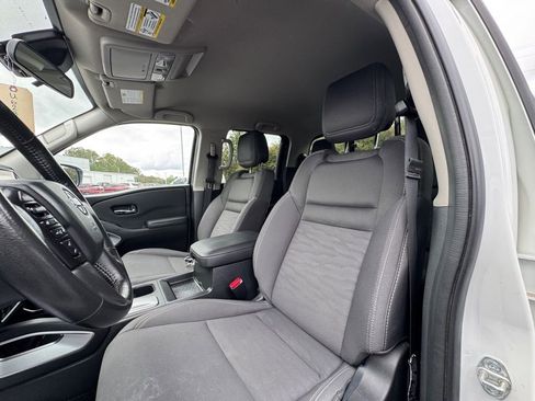 Used 2024 Nissan Frontier SV w/ SV Convenience Package image 15