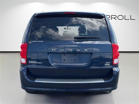 Used 2014 Dodge Grand Caravan SXT image 4