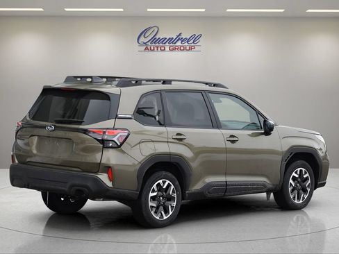 Used 2026 Subaru Forester Premium AWD/4WD image 4