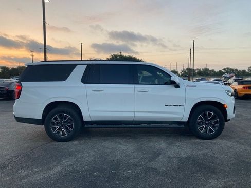 Used 2024 Chevrolet Suburban Z71 AWD/4WD image 3