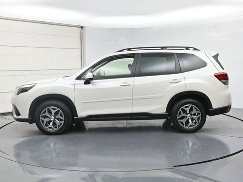 Used 2023 Subaru Forester Premium AWD/4WD image 23