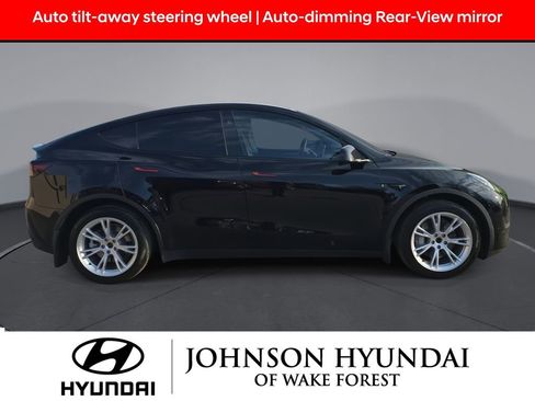 Used 2024 Tesla Model Y Long Range image 14