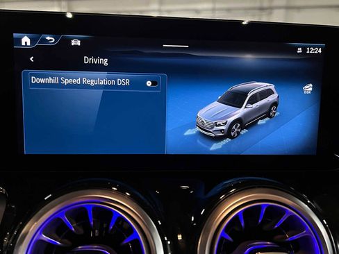 Certified 2025 Mercedes-Benz GLB 250 4MATIC image 33