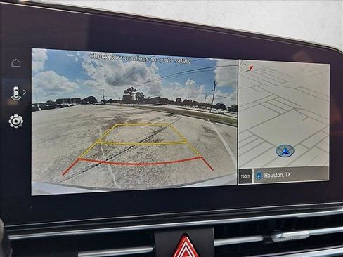 Used 2025 Hyundai Elantra Limited FWD image 14
